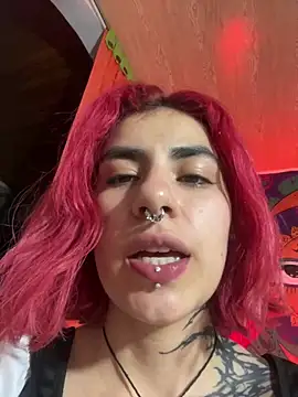 Snapshot of _Artemisa_X chatting on February 4, 2025, 10:45 pm  Artemisa X online show from February 4, 2025, 10:45 pm