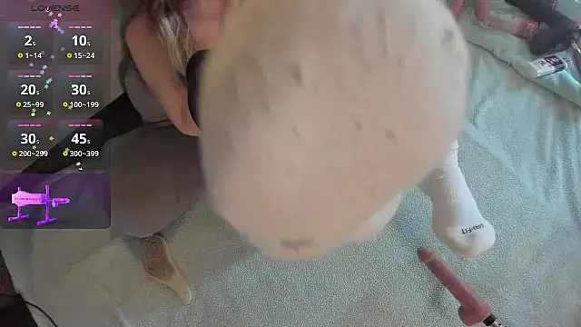 peachymexo online show from February 6, 2025, 4:14 pm