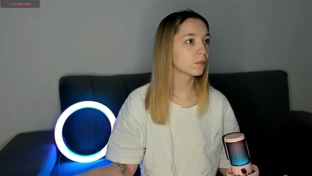 MiaThaine online show from February 12, 2025, 1:59 pm