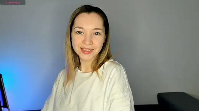 MiaThaine online show from February 13, 2025, 1:19 am