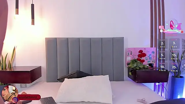 Scarlett Morgan  online show from October 21, 2025, 7:47 pm