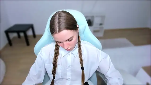 StellaLawless online show from March 15, 2025, 12:15 am