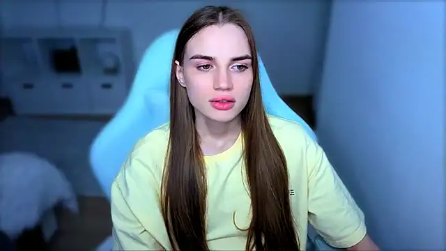 StellaLawless online show from September 18, 2025, 7:49 pm