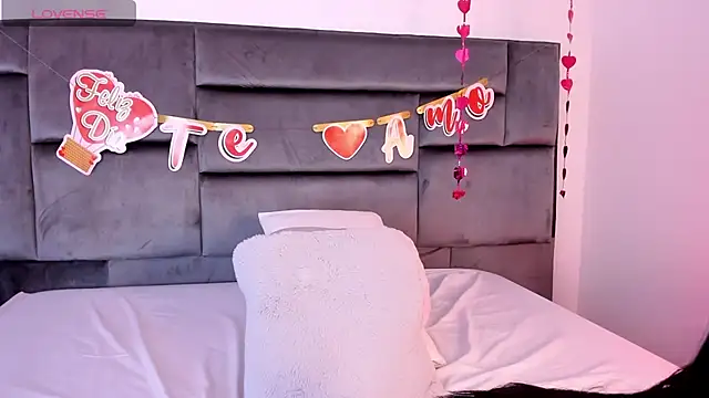 MarilynSmIith online show from February 26, 2025, 5:50 pm