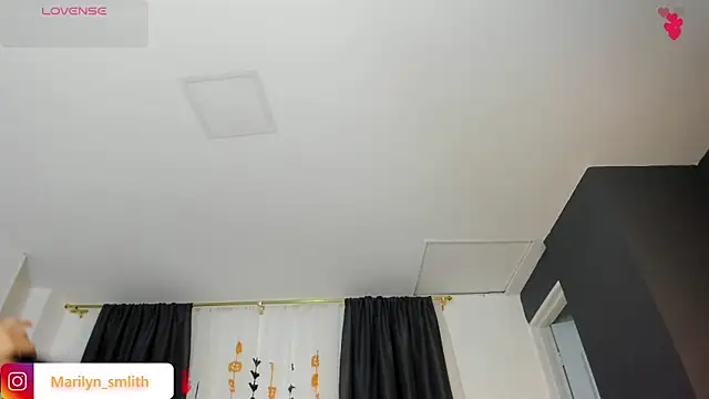 MarilynSmIith online show from October 6, 2025, 11:51 am