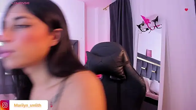 MarilynSmIith online show from November 15, 2025, 12:56 pm