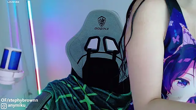 stephybrown online show from February 8, 2025, 11:45 pm