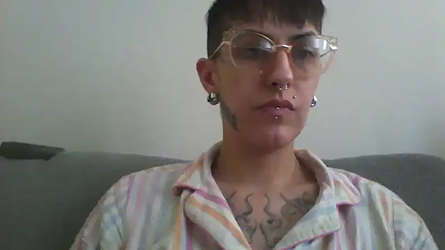 Snapshot of nickfxx chatting on October 18, 2025, 5:25 pm nickfxx online show from October 18, 2025, 5:25 pm