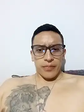 edison95505 online show from April 17, 2026, 2:36 am