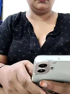 Snapshot of Ruksar-Pathan chatting on July 9, 2026, 1:59 pm Ruksar-Pathan online show from July 9, 2026, 1:59 pm