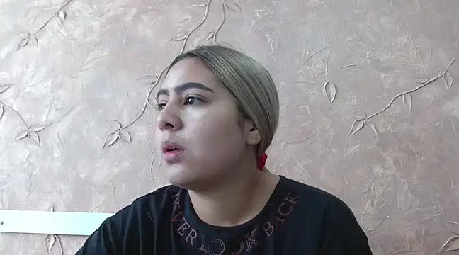 Miabonnett  online show from January 27, 2025, 1:41 pm