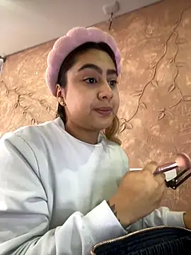 Miabonnett  online show from October 8, 2025, 12:14 pm