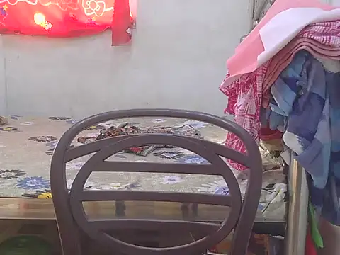 Model-Tanya online show from March 10, 2025, 9:43 am