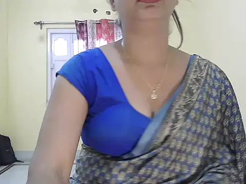 Model-Tanya online show from December 16, 2025, 10:09 am