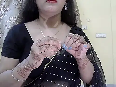 Model-Tanya online show from April 19, 2026, 12:04 pm