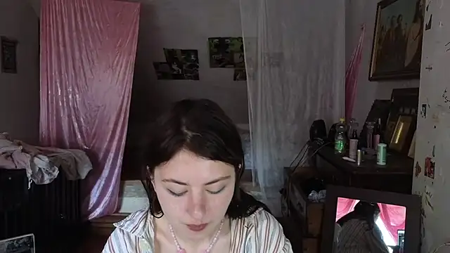 MAMA69LAMA online show from May 17, 2026, 11:06 am