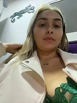 Snapshot of emma_oxford chatting on January 21, 2025, 7:37 am emma oxford online show from January 21, 2025, 7:37 am