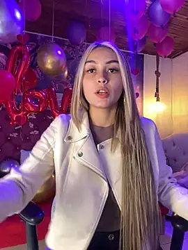 Snapshot of emma_oxford chatting on February 14, 2025, 8:37 pm emma oxford online show from February 14, 2025, 8:37 pm