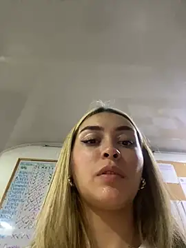 Snapshot of emma_oxford chatting on February 22, 2025, 12:16 am emma oxford online show from February 22, 2025, 12:16 am