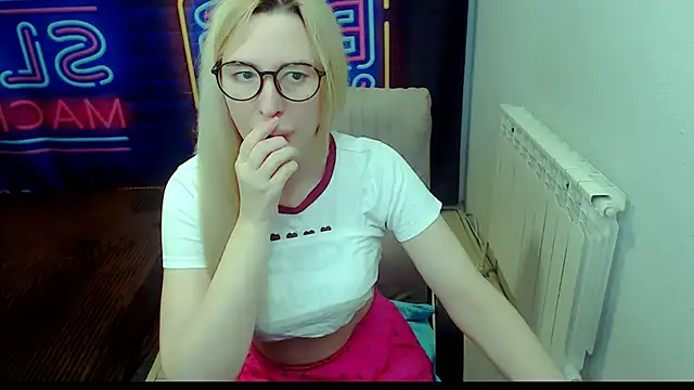 kerakiss877 online show from December 19, 2025, 3:30 pm