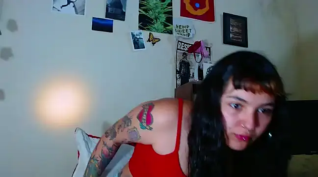 Snapshot of sweetiee_mary chatting on February 24, 2025, 6:47 pm sweetiee mary online show from February 24, 2025, 6:47 pm