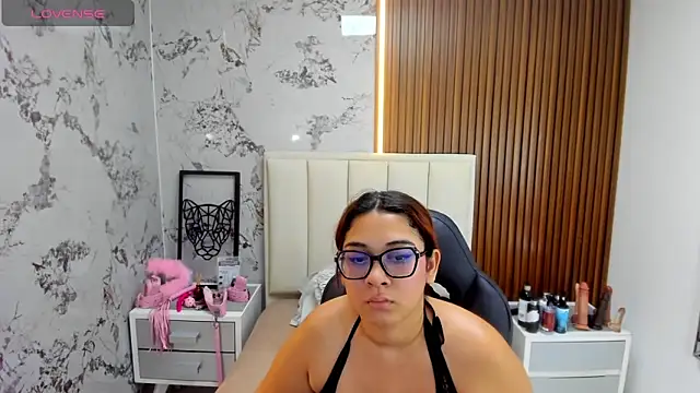 MADISON ROWAN1 online show from September 9, 2025, 3:06 am