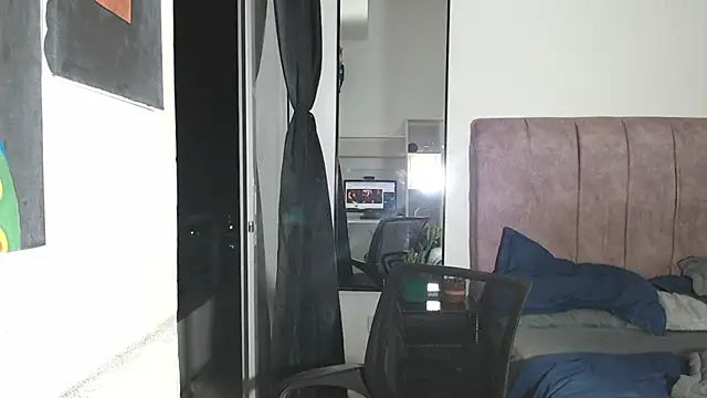 Liza Thurner online show from October 3, 2025, 11:46 pm