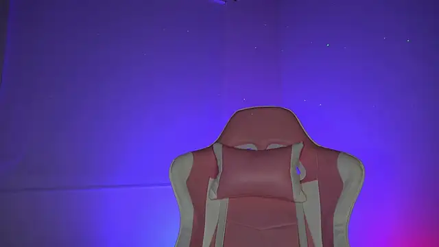 little-Emma online show from February 13, 2026, 3:13 am