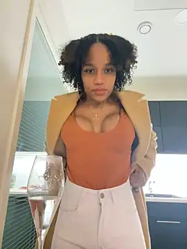 Snapshot of Black_Dolll chatting on December 31, 2024, 10:34 pm Black Dolll online show from December 31, 2024, 10:34 pm