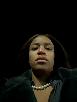 Snapshot of Black_Dolll chatting on November 10, 2025, 5:56 pm Black Dolll online show from November 10, 2025, 5:56 pm