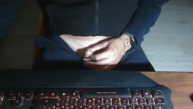 Adri gard online show from October 22, 2025, 8:41 pm