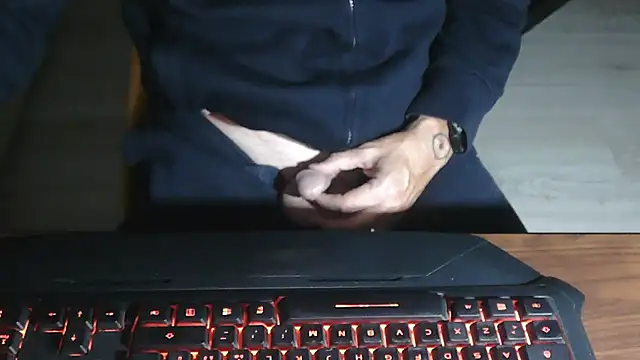 Adri gard online show from October 25, 2025, 8:58 pm