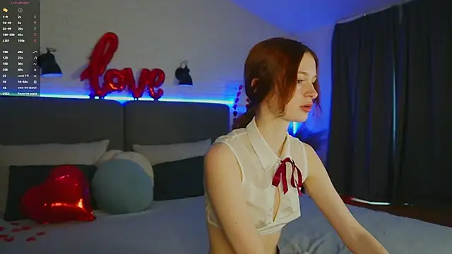 Viola  moon online show from February 16, 2025, 1:05 pm