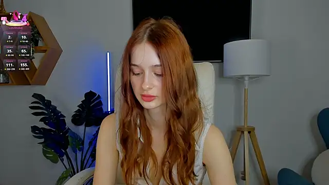 Viola  moon online show from October 14, 2025, 12:28 pm