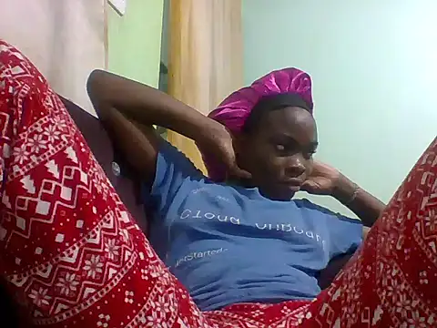 sexxyqueenn22 online show from November 17, 2025, 3:51 pm