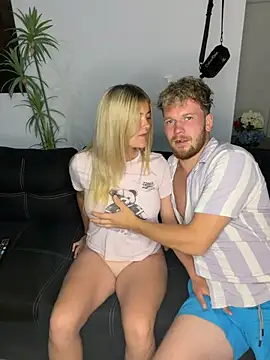 Snapshot of NickyGold_Official chatting on April 23, 2026, 6:32 pm NickyGold Official online show from April 23, 2026, 6:32 pm