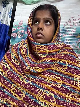 Beauty-queen online show from November 12, 2025, 2:06 pm