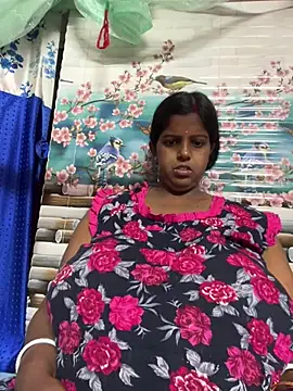 Beauty-queen online show from April 6, 2026, 12:39 pm