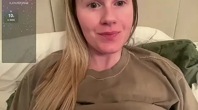 redheadrosie69 online show from March 11, 2025, 8:09 pm