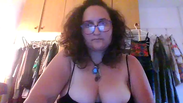 Snapshot of juicyrubies chatting on November 2, 2025, 11:12 am juicyrubies online show from November 2, 2025, 11:12 am