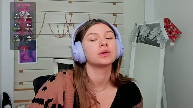 Josephine Kiss online show from January 8, 2025, 4:33 pm