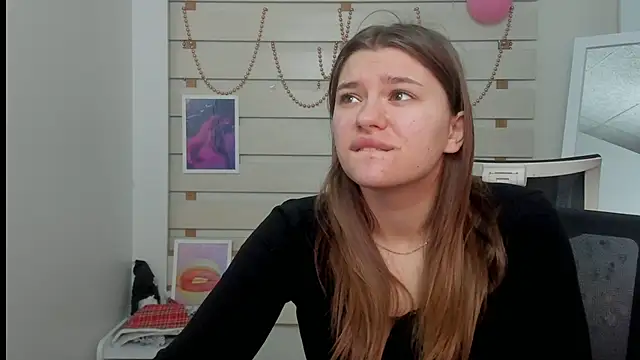 Josephine Kiss online show from February 23, 2025, 7:22 am