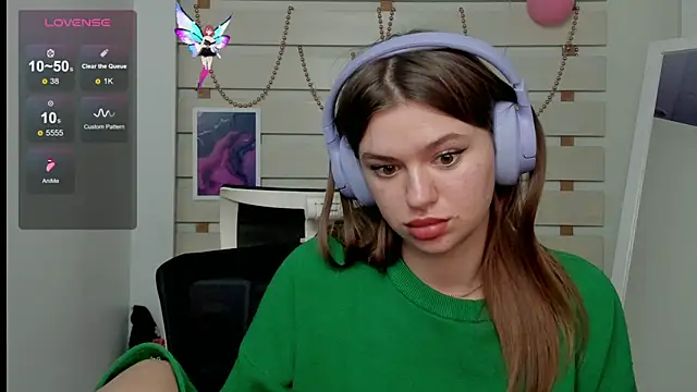 Josephine Kiss online show from March 13, 2025, 4:12 pm