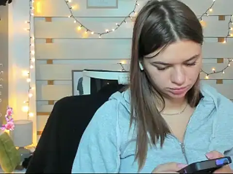 Josephine Kiss online show from November 29, 2025, 1:36 pm