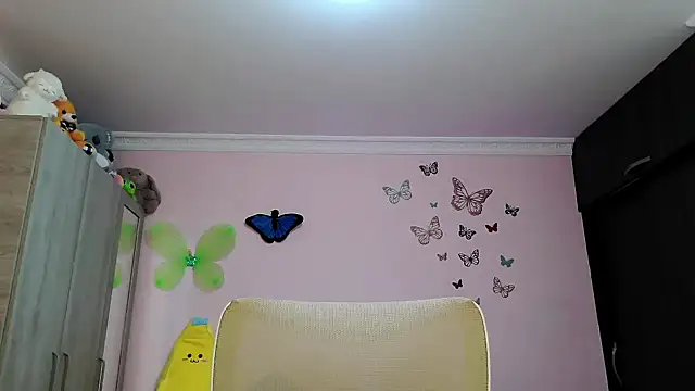 caroline jonson online show from October 10, 2025, 4:39 pm