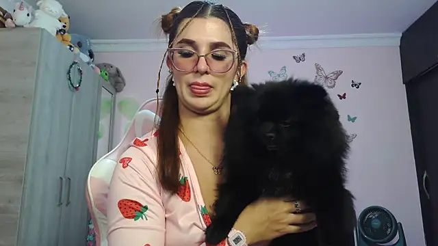 caroline jonson online show from February 8, 2026, 9:07 pm