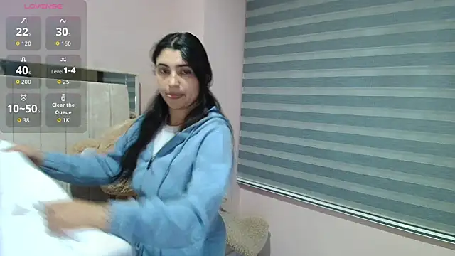 Danna 777  online show from November 4, 2025, 11:04 pm