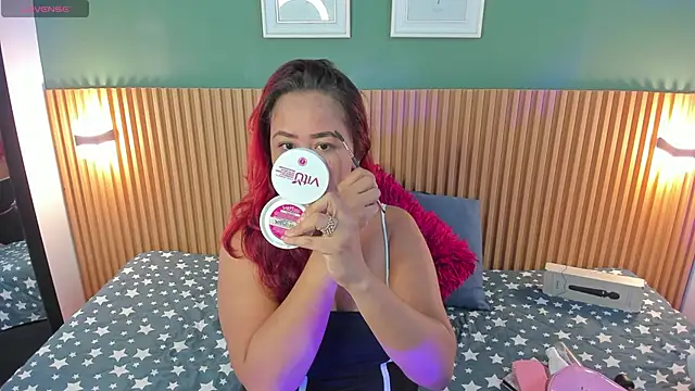  anavictoria  online show from March 13, 2025, 6:45 pm