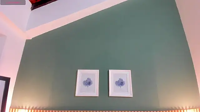  anavictoria  online show from October 8, 2025, 4:15 pm