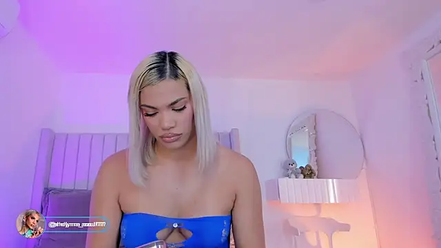 Snapshot of Shelynna_azzul chatting on February 19, 2026, 8:05 pm Shelynna azzul online show from February 19, 2026, 8:05 pm